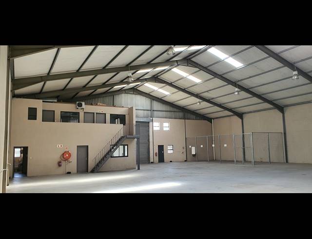 700M² WAREHOUSE FOR SALE IN KILLARNEY INDUSTRIA